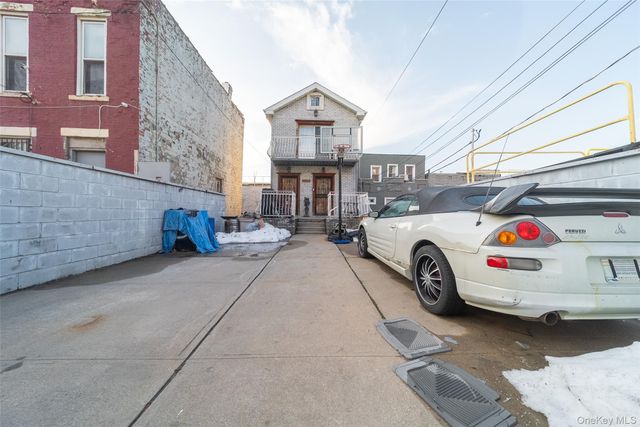 3438 12th Street, Astoria, NY 11106