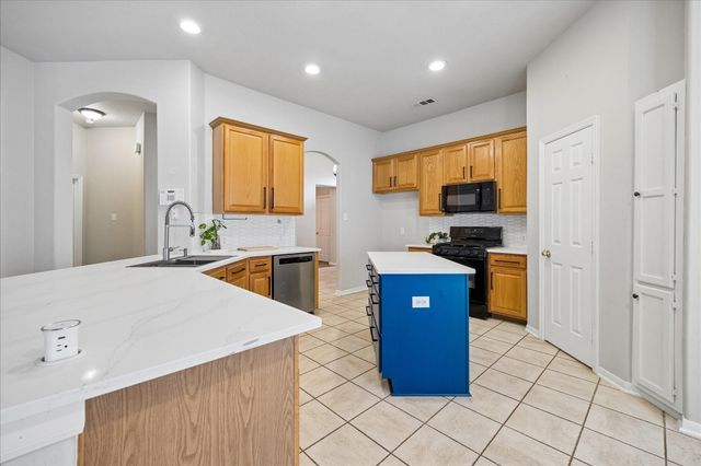 10719 Knoll Bend Lane, Houston, TX 77070