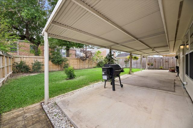 10719 Knoll Bend Lane, Houston, TX 77070