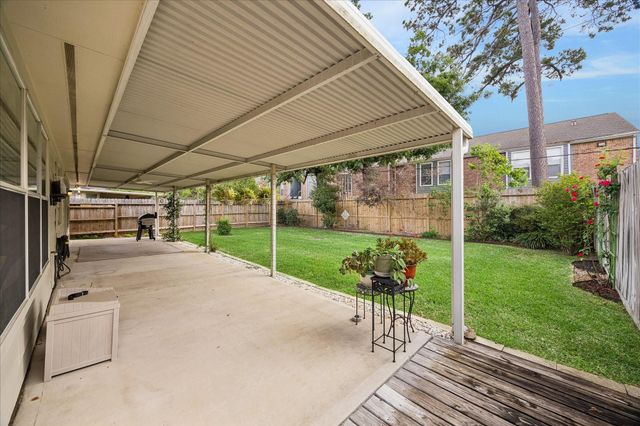 10719 Knoll Bend Lane, Houston, TX 77070