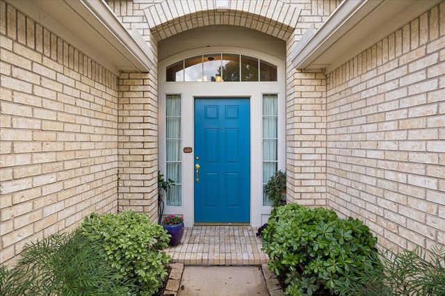 10719 Knoll Bend Lane, Houston, TX 77070