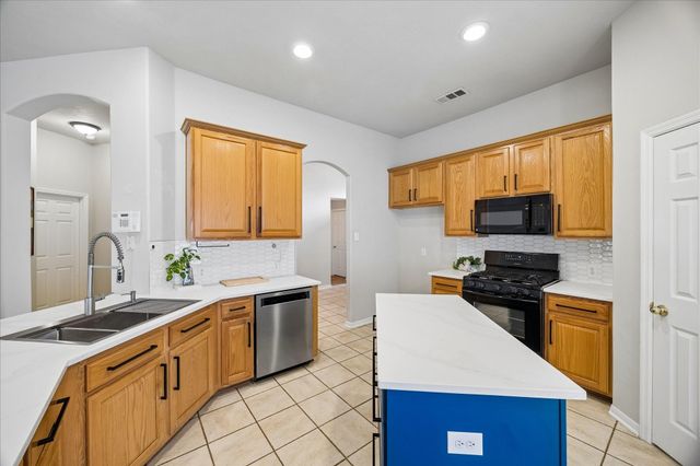 10719 Knoll Bend Lane, Houston, TX 77070