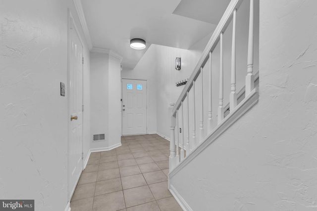 5937 KIRKCALDY LN, Alexandria, VA 22315