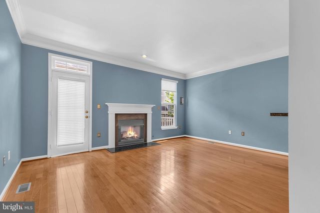 5937 KIRKCALDY LN, Alexandria, VA 22315