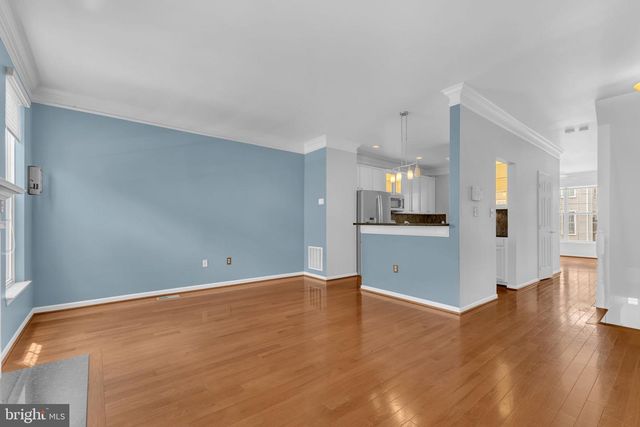 5937 KIRKCALDY LN, Alexandria, VA 22315