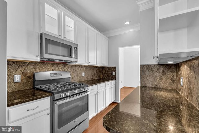 5937 KIRKCALDY LN, Alexandria, VA 22315
