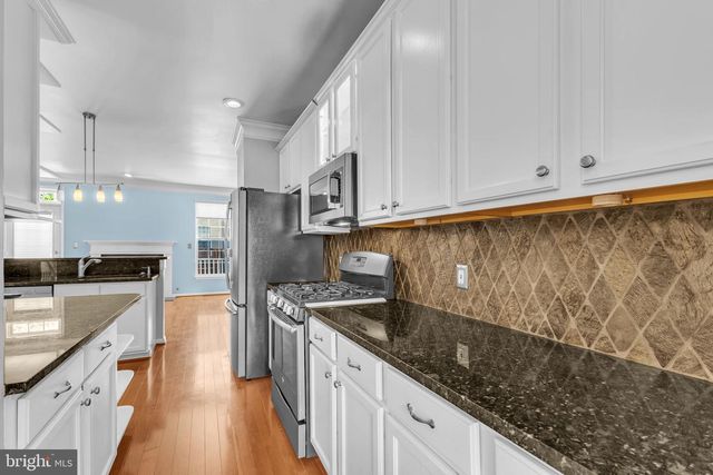 5937 KIRKCALDY LN, Alexandria, VA 22315