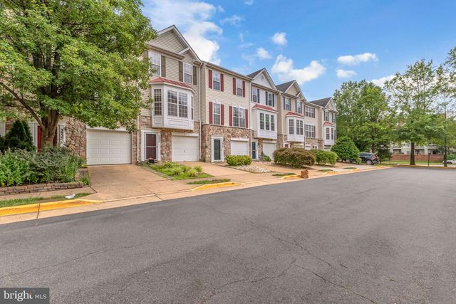 5937 KIRKCALDY LN, Alexandria, VA 22315