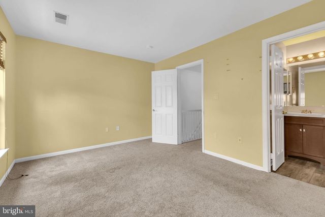 5937 KIRKCALDY LN, Alexandria, VA 22315