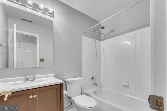 5937 KIRKCALDY LN, Alexandria, VA 22315
