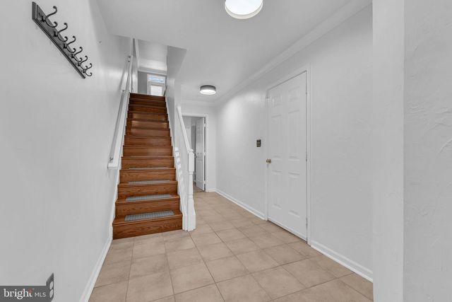 5937 KIRKCALDY LN, Alexandria, VA 22315