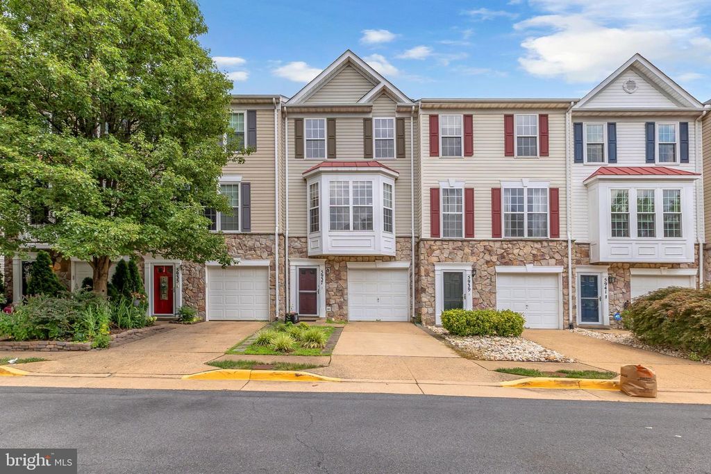 5937 KIRKCALDY LN, Alexandria, VA 22315