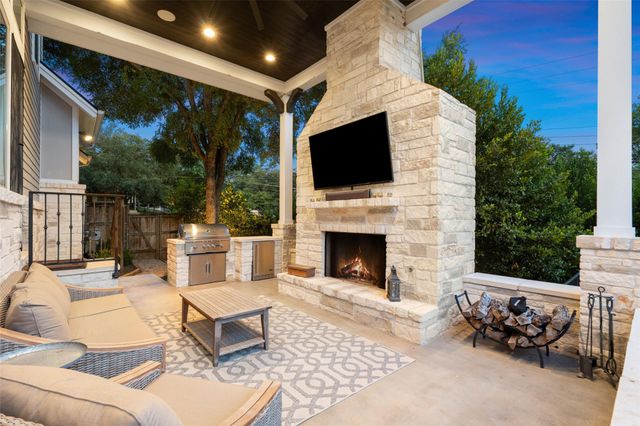 1002 Meriden LN, Austin, TX 78703