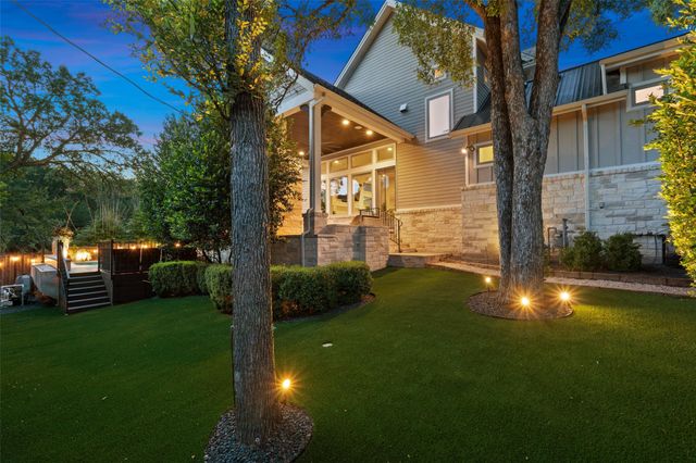 1002 Meriden LN, Austin, TX 78703