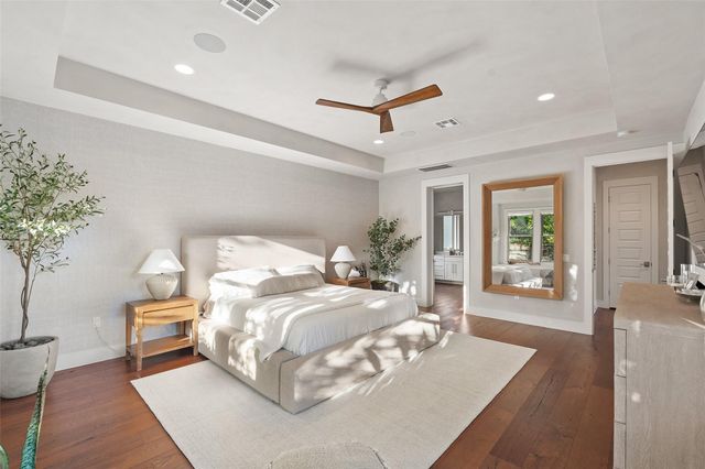 1002 Meriden LN, Austin, TX 78703