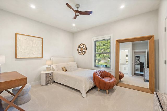 1002 Meriden LN, Austin, TX 78703