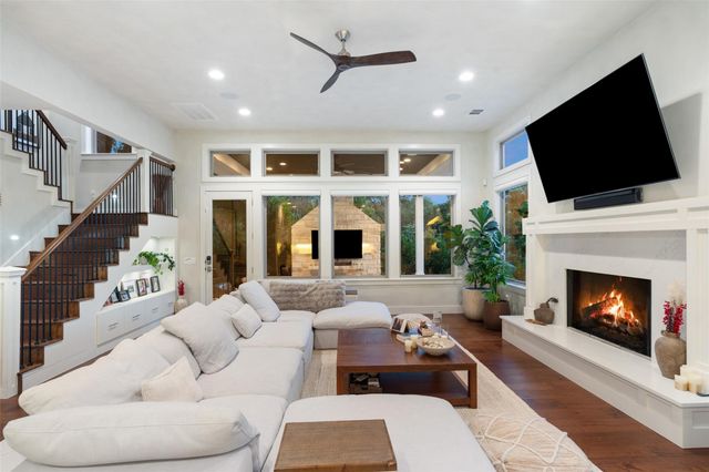 1002 Meriden LN, Austin, TX 78703