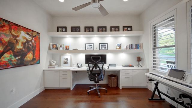 1002 Meriden LN, Austin, TX 78703