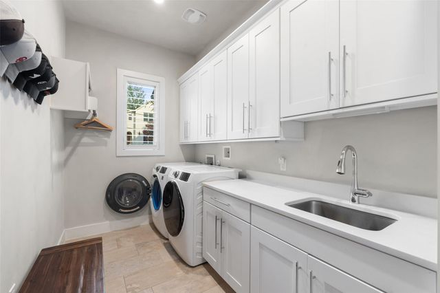 1002 Meriden LN, Austin, TX 78703