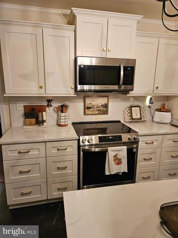 14464 LIPSCOMB HILL LN, Milford, VA 22514