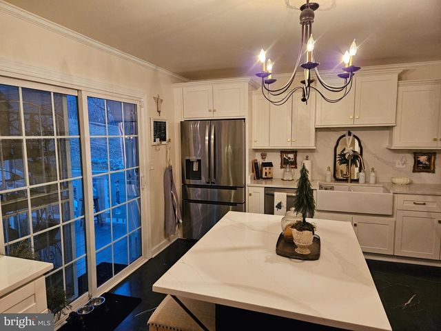 14464 LIPSCOMB HILL LN, Milford, VA 22514