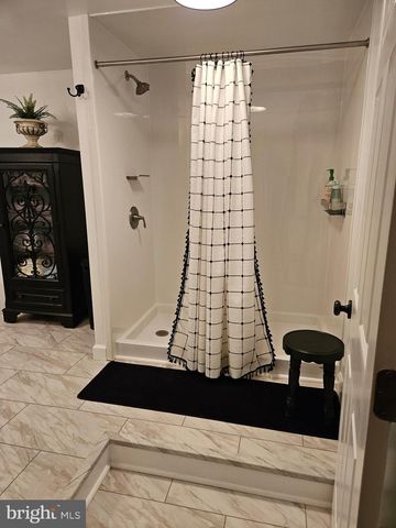 14464 LIPSCOMB HILL LN, Milford, VA 22514