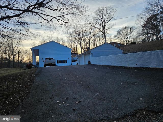 14464 LIPSCOMB HILL LN, Milford, VA 22514