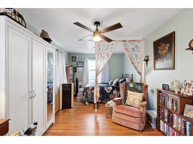 108 E 13TH St, The Dalles, OR 97058