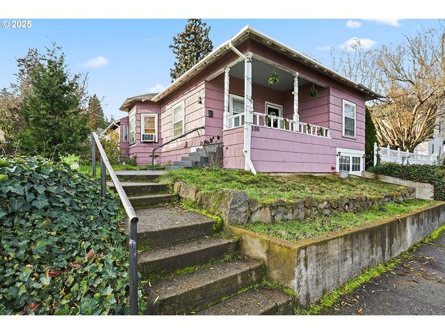 108 E 13TH St, The Dalles, OR 97058