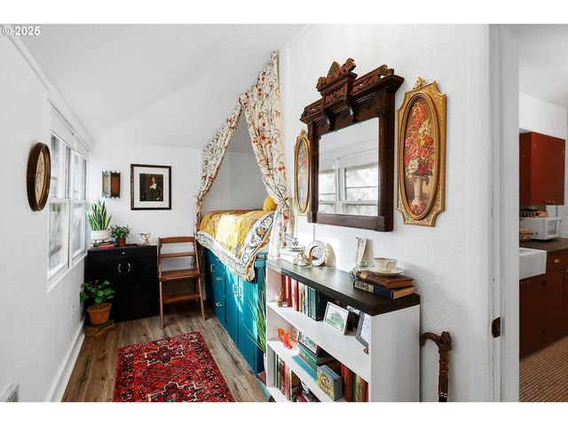 108 E 13TH St, The Dalles, OR 97058