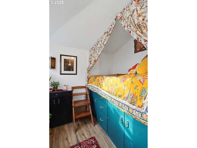 108 E 13TH St, The Dalles, OR 97058