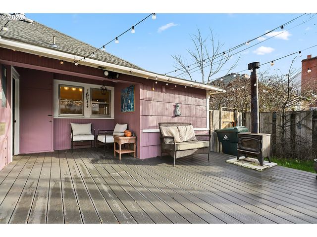 108 E 13TH St, The Dalles, OR 97058