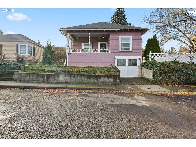 108 E 13TH St, The Dalles, OR 97058