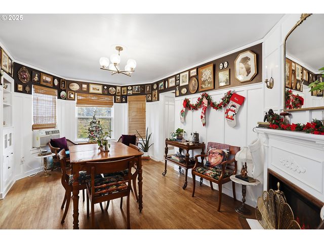 108 E 13TH St, The Dalles, OR 97058