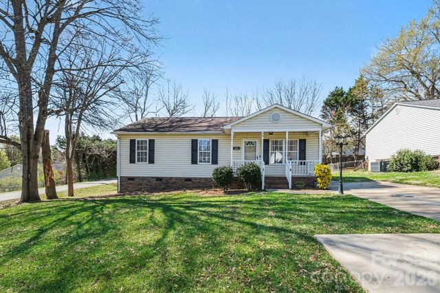 105 Chadwick Circle, Dallas, NC 28034