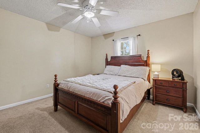 105 Chadwick Circle, Dallas, NC 28034