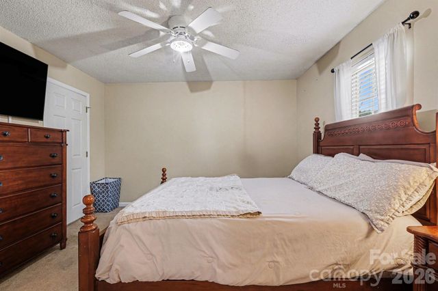 105 Chadwick Circle, Dallas, NC 28034