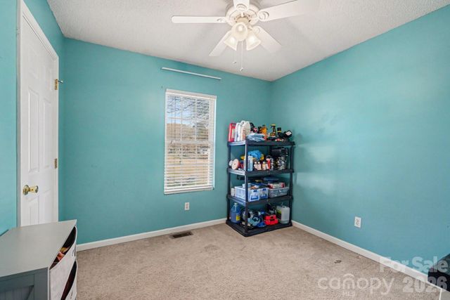 105 Chadwick Circle, Dallas, NC 28034