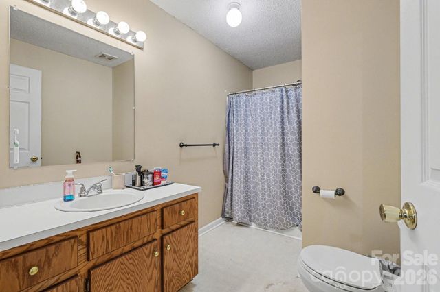 105 Chadwick Circle, Dallas, NC 28034