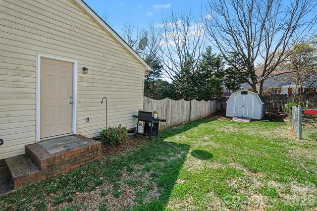 105 Chadwick Circle, Dallas, NC 28034