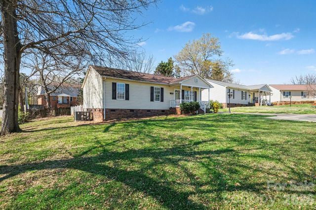 105 Chadwick Circle, Dallas, NC 28034