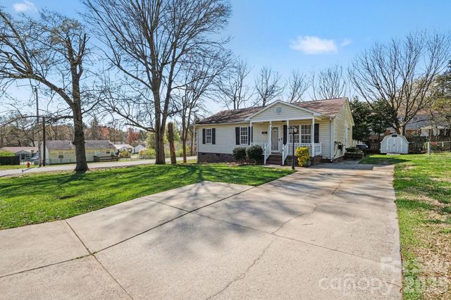 105 Chadwick Circle, Dallas, NC 28034