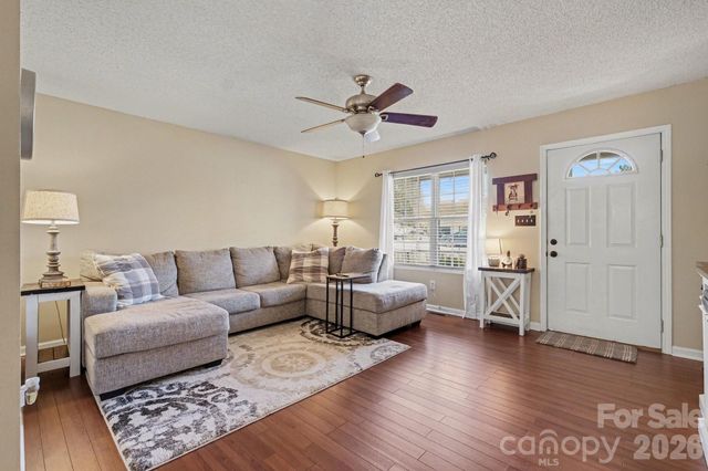 105 Chadwick Circle, Dallas, NC 28034