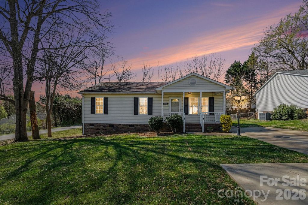 105 Chadwick Circle, Dallas, NC 28034