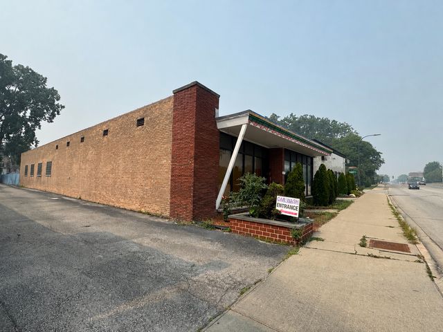 2422 Dempster Street, Evanston, IL 60202
