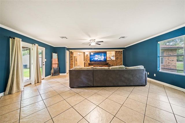 28 Cauthen Drive, Huntsville, TX 77320