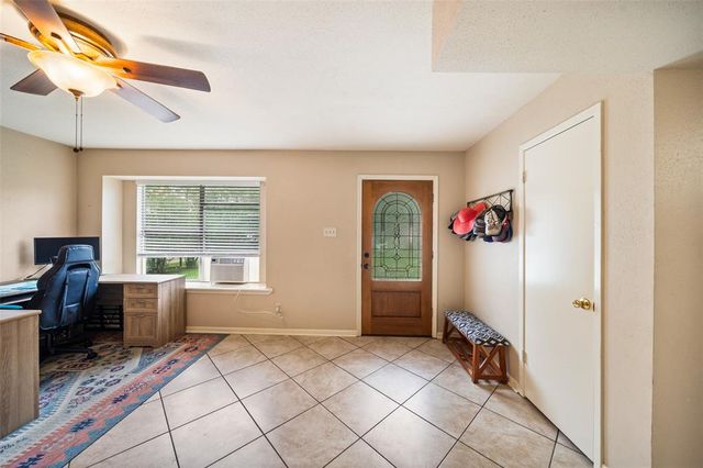 28 Cauthen Drive, Huntsville, TX 77320