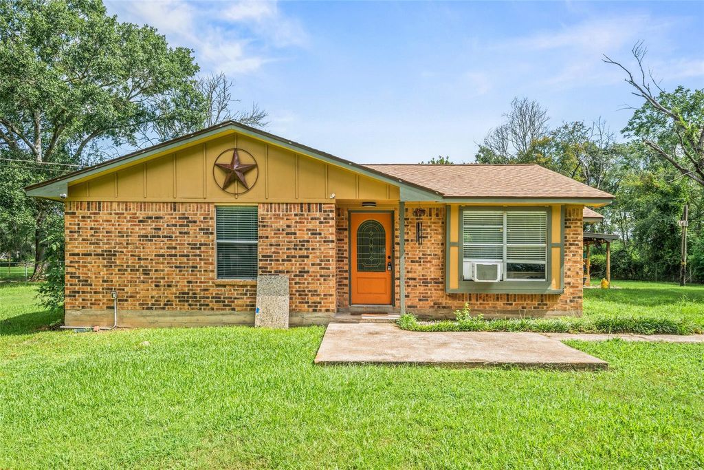 28 Cauthen Drive, Huntsville, TX 77320