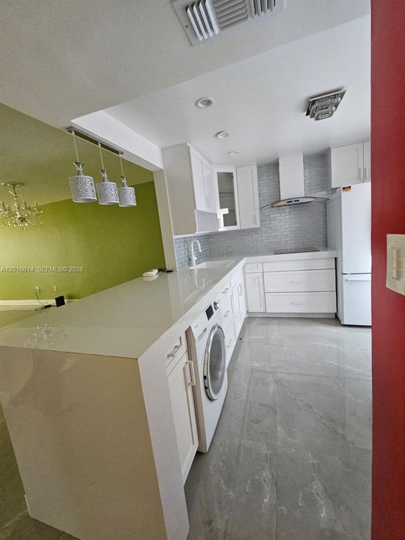 1301 NE 191st Street F103, Miami, FL 33179