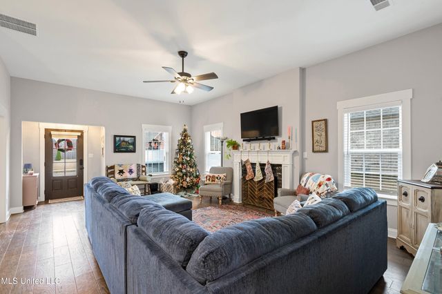 1143 Pettigrew Drive, Hernando, MS 38632